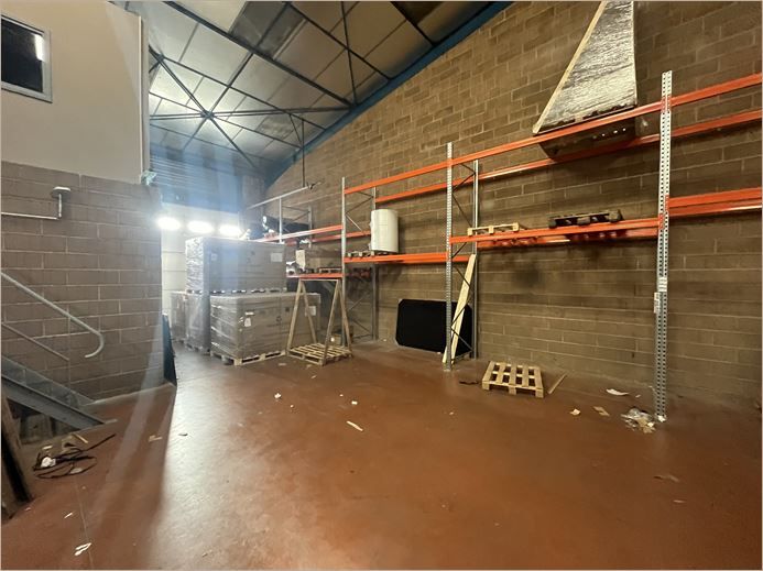 Location Locaux d'activité 560 m² non divisibles