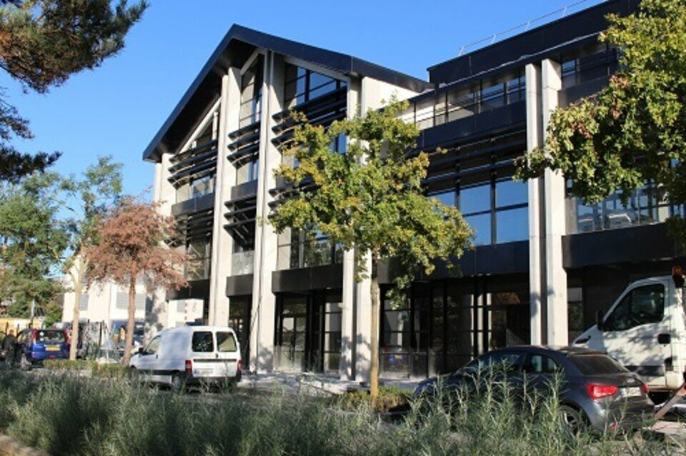 Location bureaux 2351 m² divisibles à partir de 95 m²