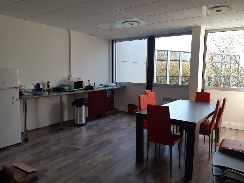 Location bureaux 364 m² à LABEGE