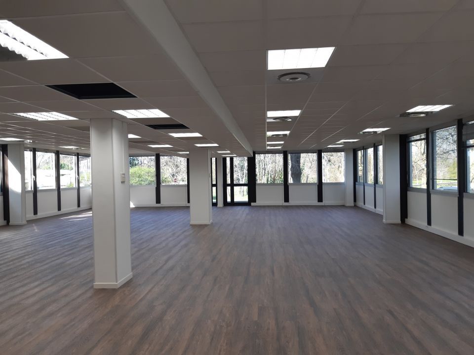 Location bureaux 147 m² à LABEGE