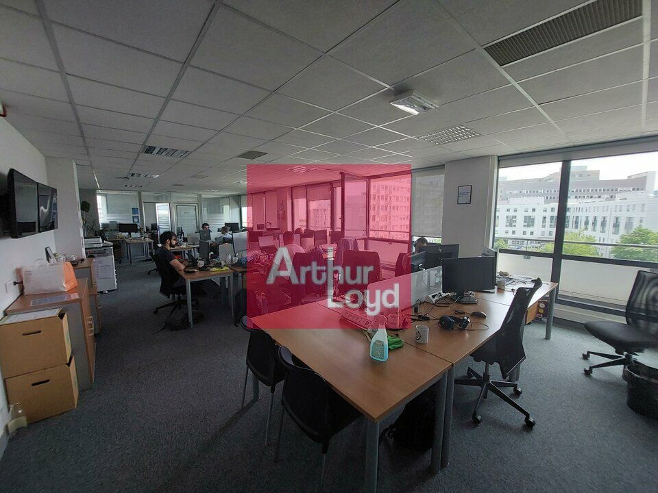 CLERMONT-FERRAND BUREAUX A LOUER 1754 m² DIVISION POSSIBLE A PARTIR DE 230 m²