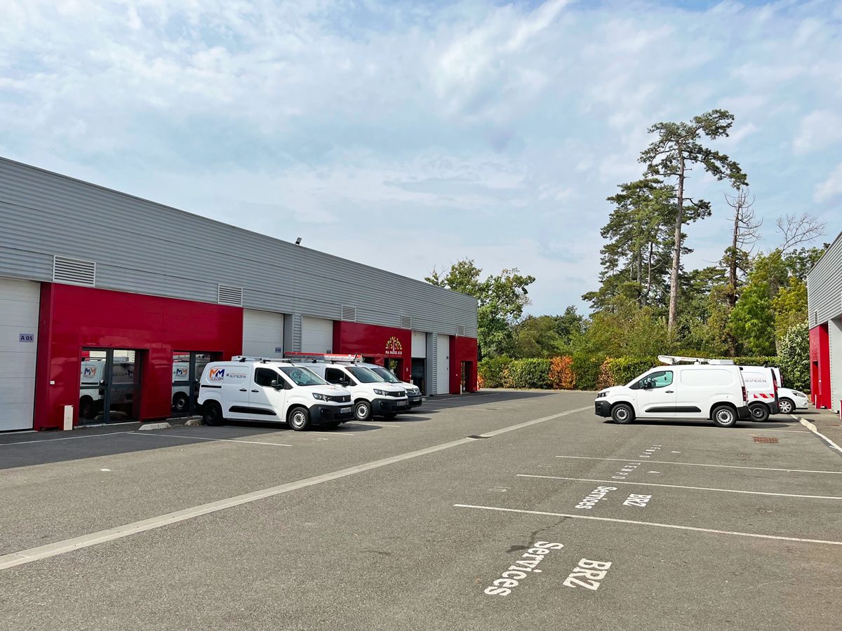 Location local 83.00 m² à PLAISANCE DU TOUCH