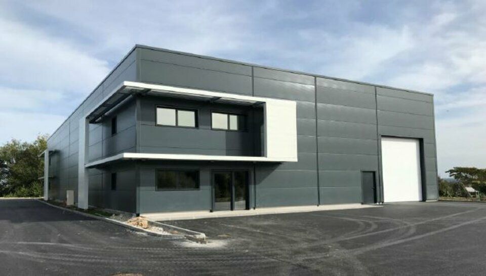 Location local d''activites 2283 m² non divisibles