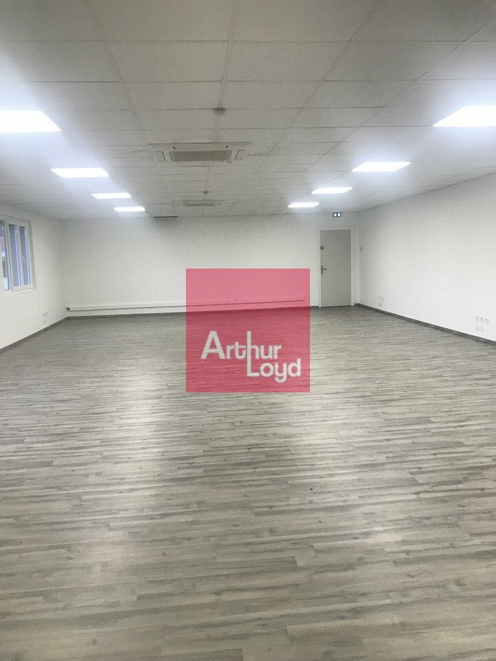 COURNON D'AUVERGNE BUREAUX A LOUER 120M²