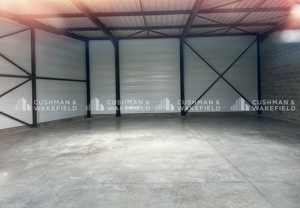 Location activités 153 m² non divisibles