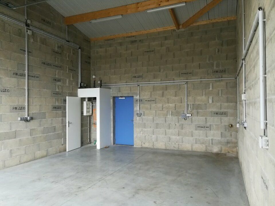 Location local d''activites 75 m² divisibles à partir de 14 m²