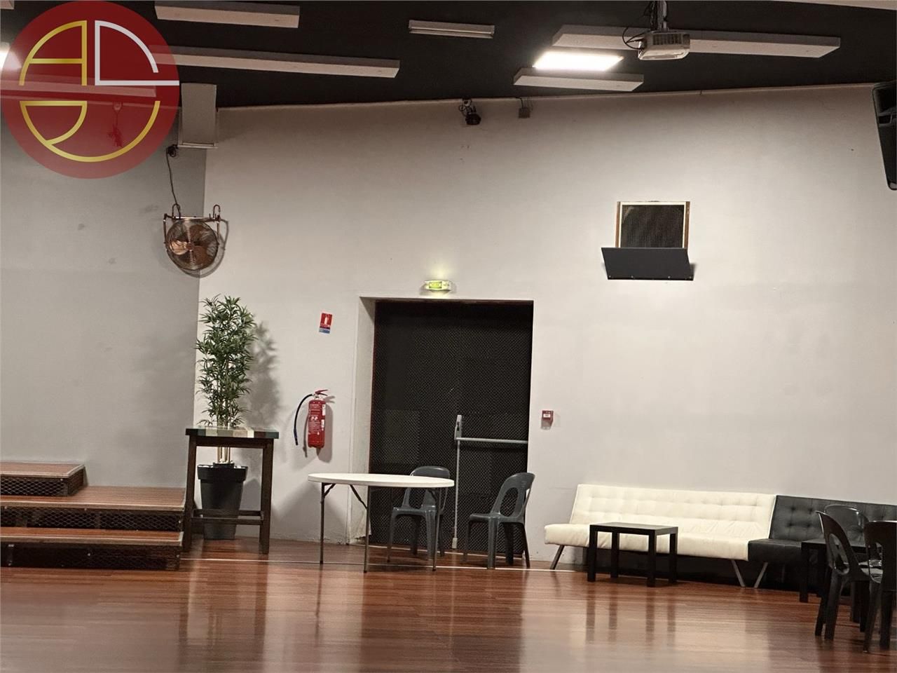 Vente local commercial 1550 m² à MERVILLE