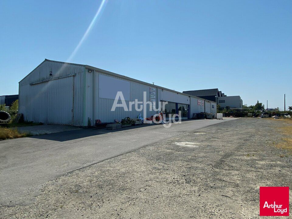 Location local d''activites 740 m² non divisibles