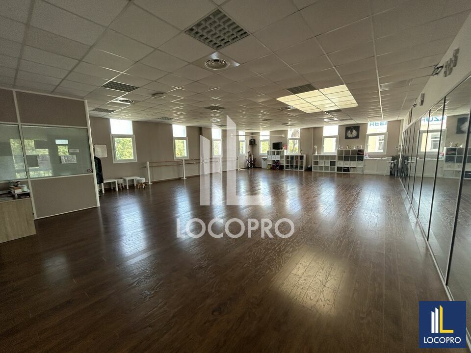 BUREAUX/LOCAUX A VENDRE - 689m2 - Zone Industrielle Saint-Laurent-du-Var 