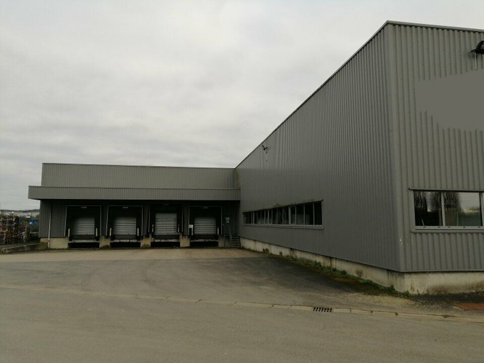 Location local d''activites 3000 m² non divisibles