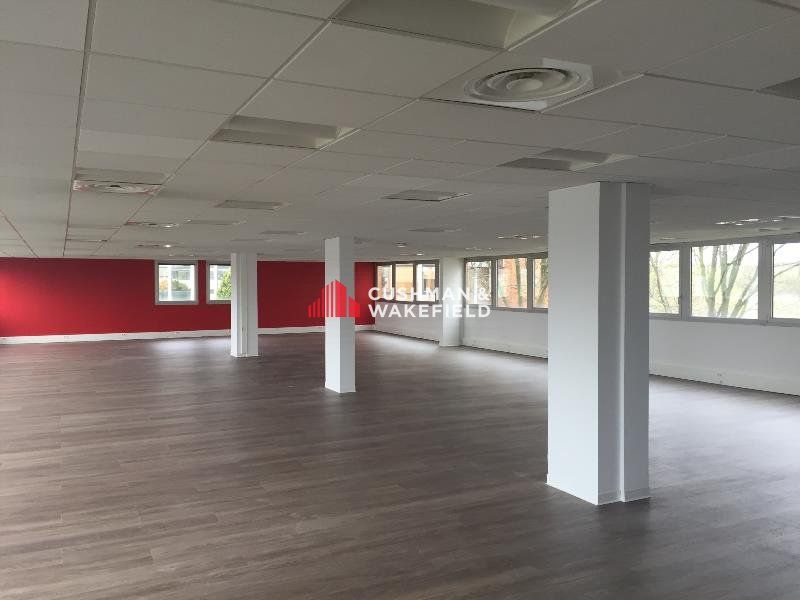 Location bureaux 657.01 m² divisibles à partir de 328.47 m²