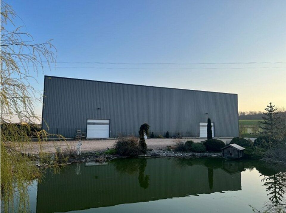 Vente local d''activites 4418 m² non divisibles