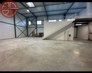 Location local 618 m² à MONDOUZIL