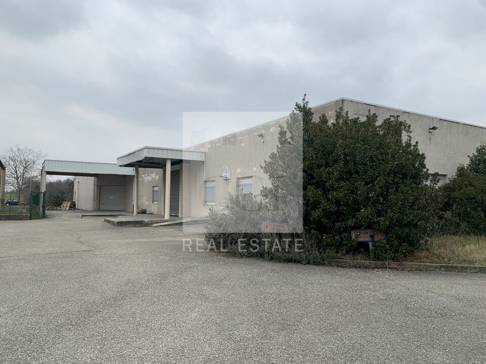 Location local d''activites 1390 m² non divisibles