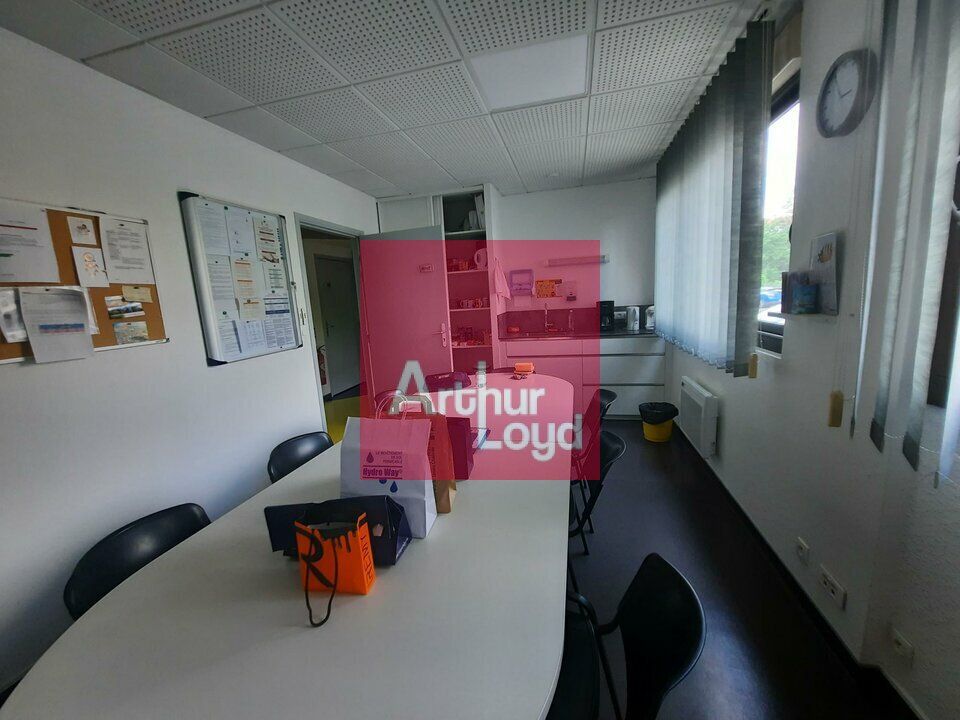 BUREAUX A VENDRE ISSOIRE 260M² - RDC