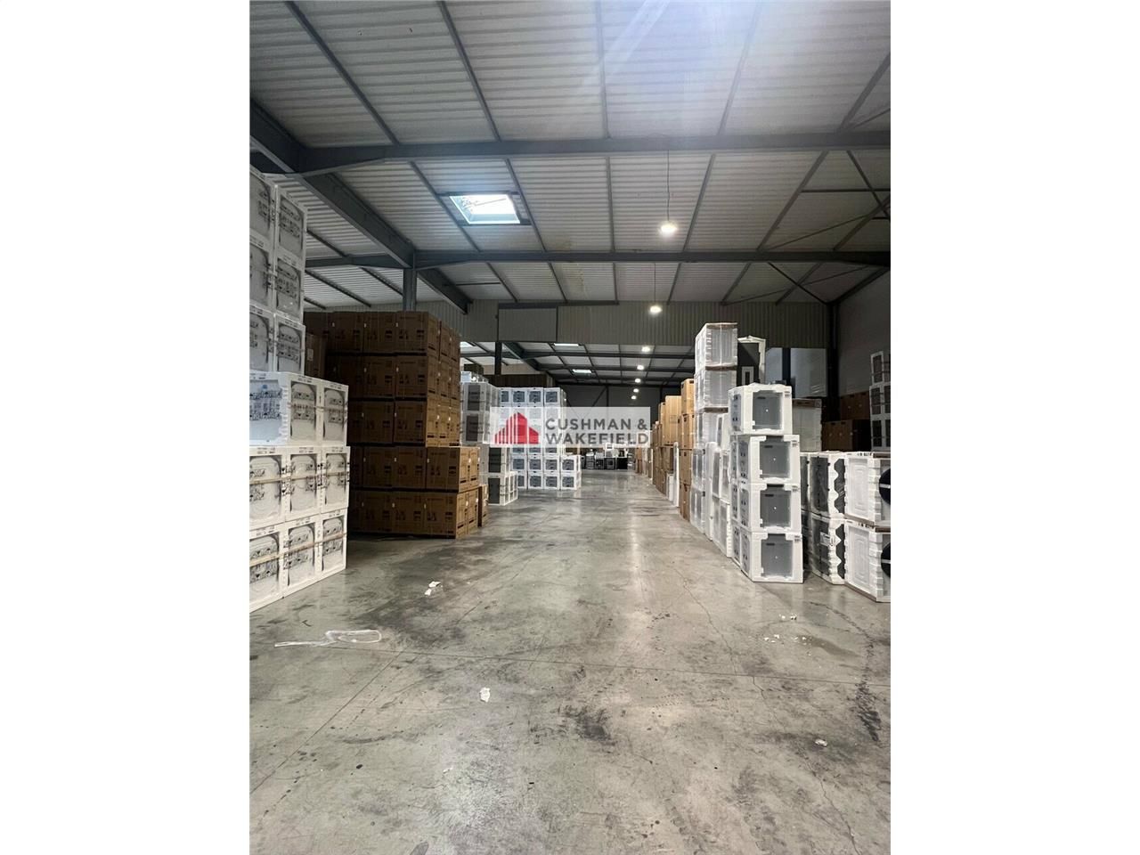 Location local d''activites 2270 m² non divisibles