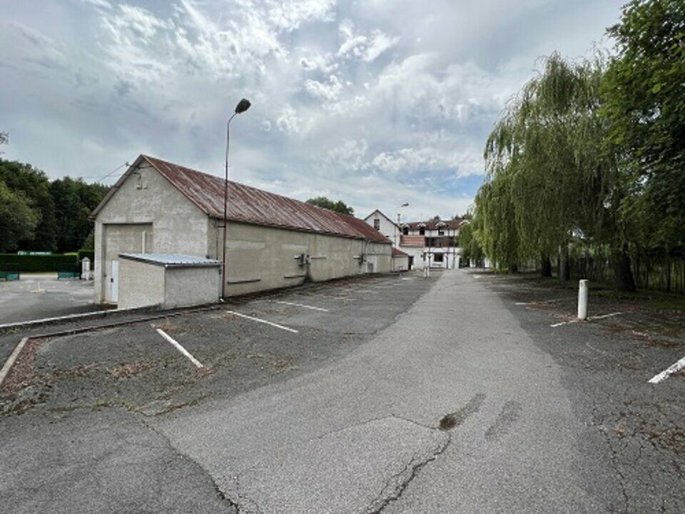 Local d'activités de 2126 m² à vendre proche de Crépy-en-Valois (60)
