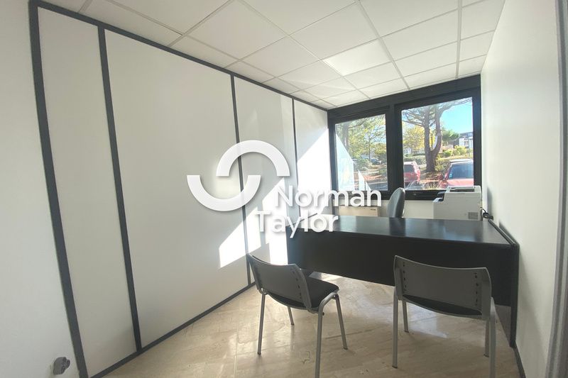 Location bureaux 60 m² non divisibles