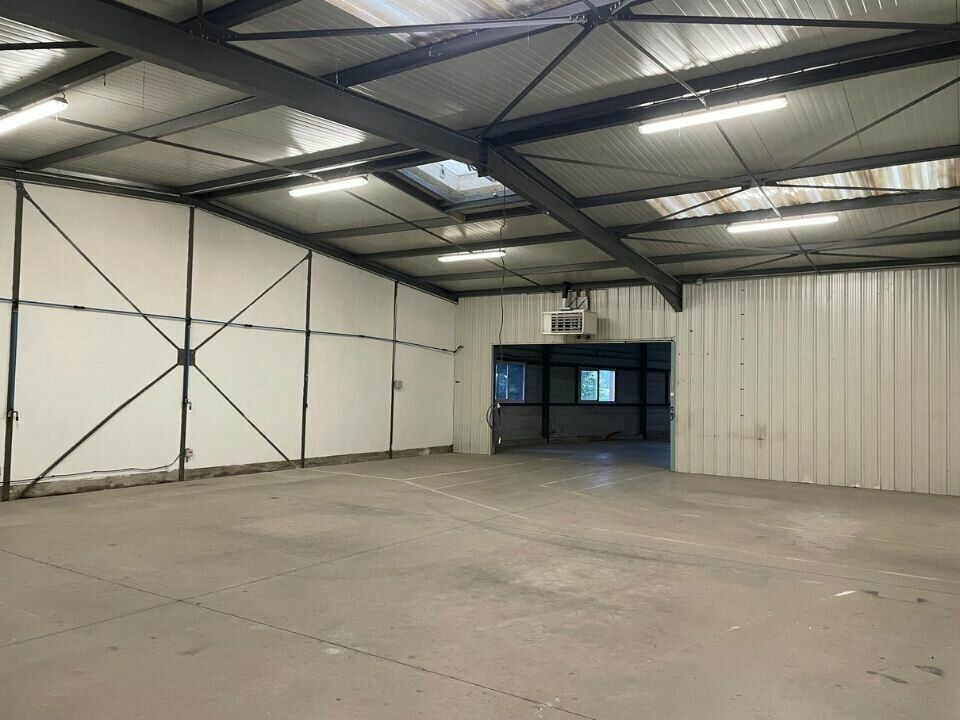 Vente local d''activites 800 m² non divisibles