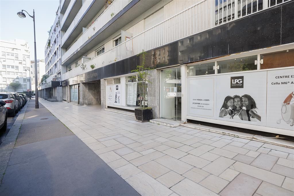 Location local commercial 106 m² non divisibles
