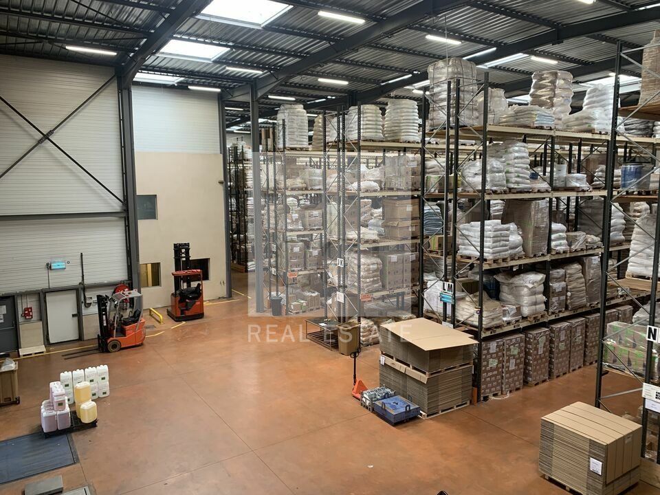 Vente local d''activites 5200 m² divisibles à partir de 2000 m²