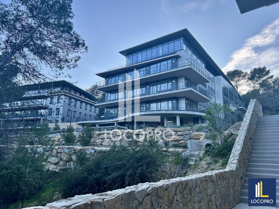 Location bureaux 4624.13 m² divisibles à partir de 500 m²