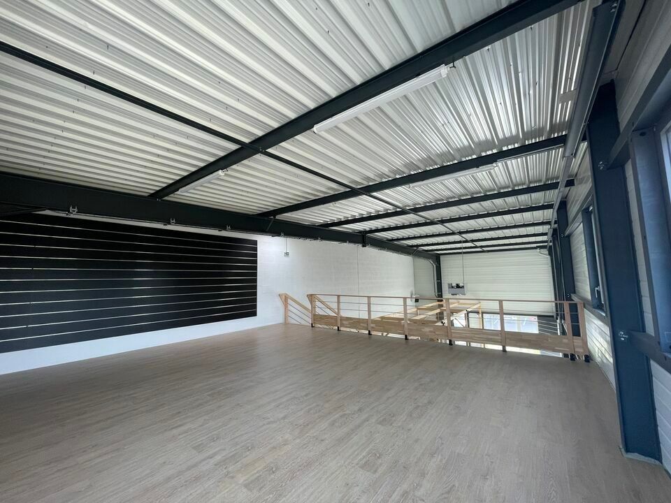 Location local commercial 224 m² non divisibles