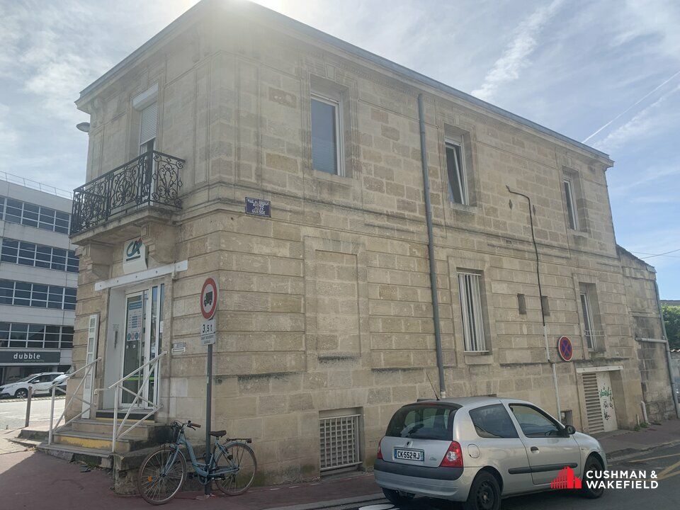 BUREAUX À LOUER IMMEUBLE EN PIERRE INDEPENDANT - PLACE RAVEZIES