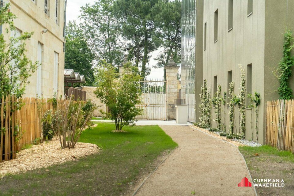 Vente bureaux 184 m² non divisibles