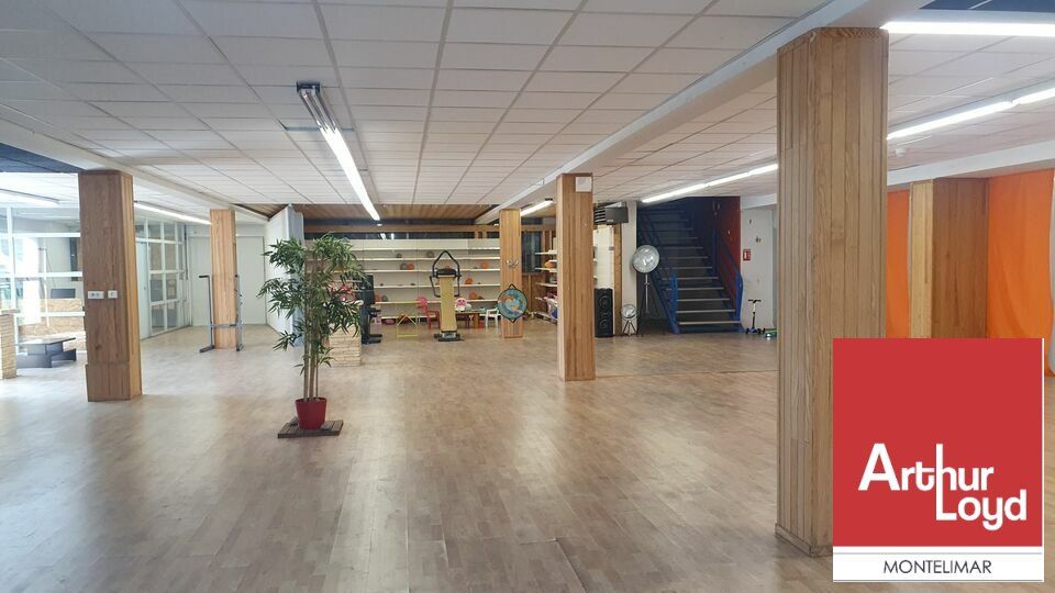 Location local commercial 1695 m² divisibles à partir de 800 m²