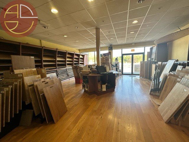 Location local commercial 433 m² à TOULOUSE