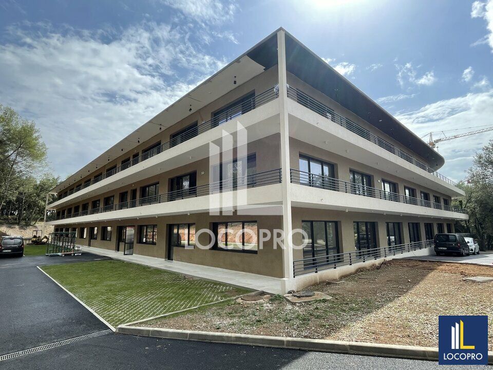 Coworking bureaux 3682 m² divisibles à partir de 9 m²