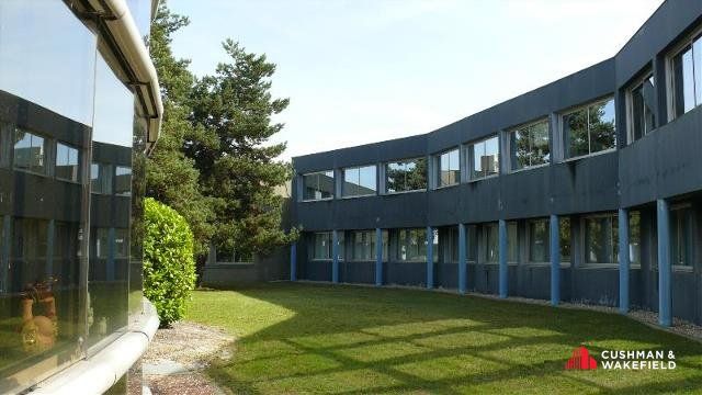 Location bureaux 200 m² non divisibles