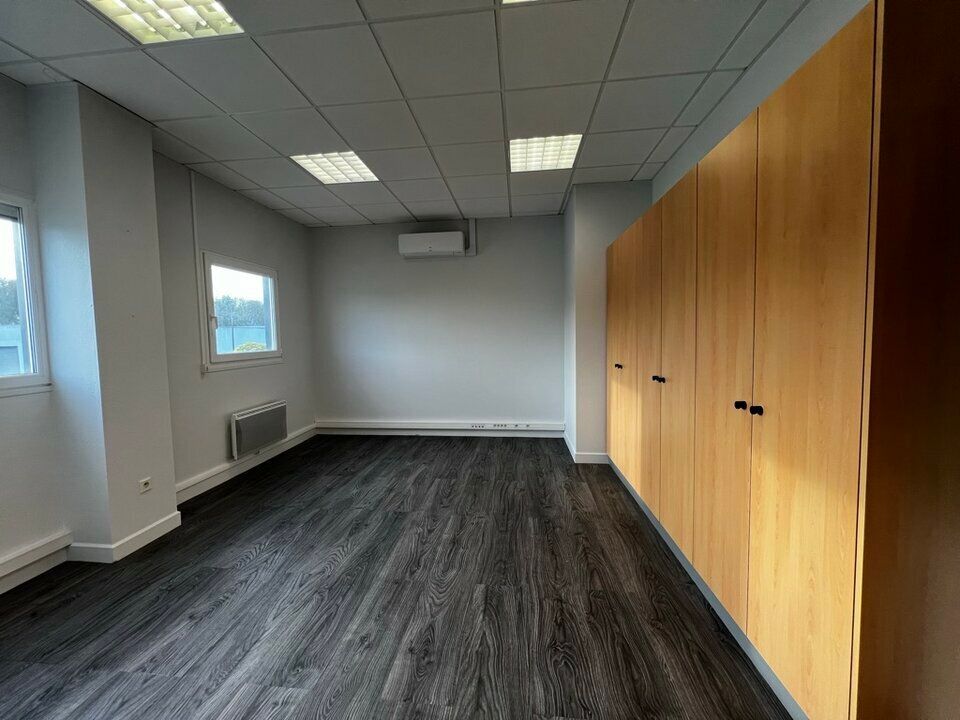 Location bureaux 70 m² non divisibles