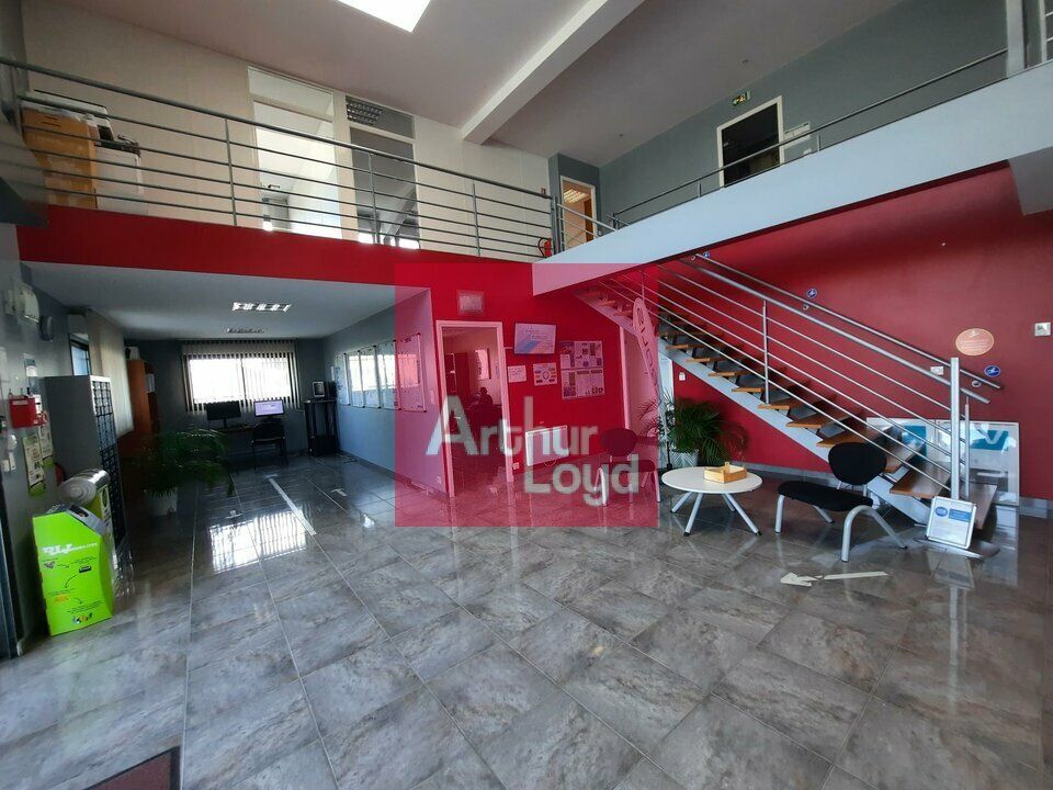 RIOM ZI  A VENDRE LOCAL ACTIVITÉ 790 M² - PARCELLE 6900 M²