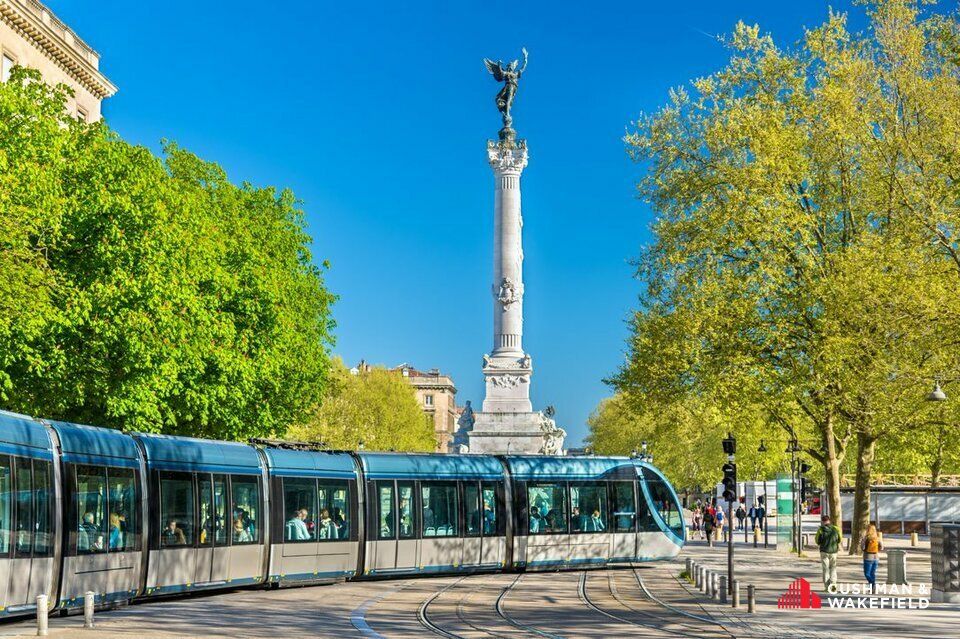 A louer bureaux de prestige à deux pas du Jardin Public
