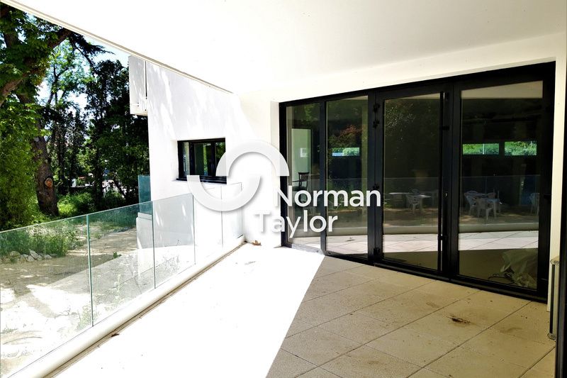 Location local commercial 190 m² non divisibles