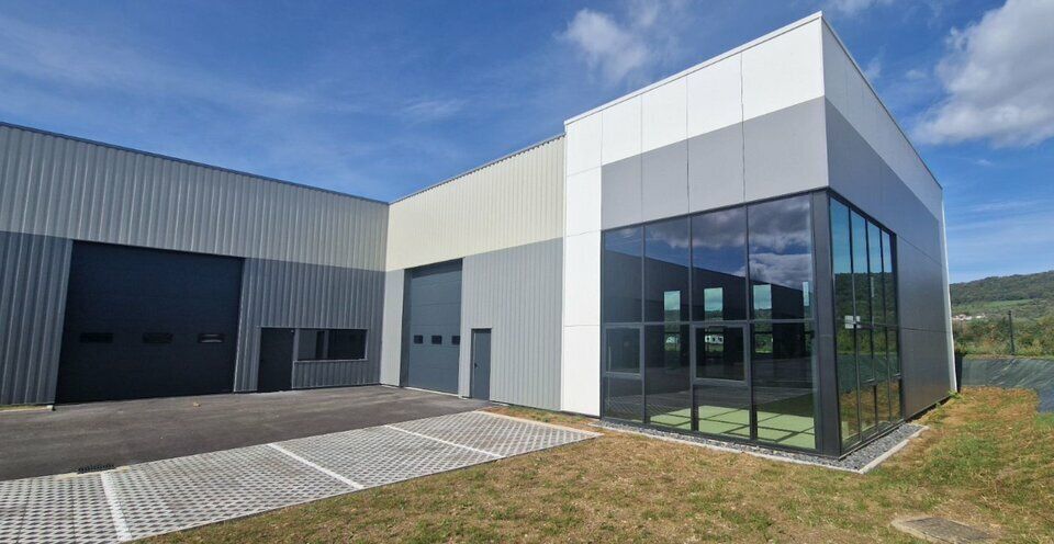 Vente local d''activites 334 m² non divisibles