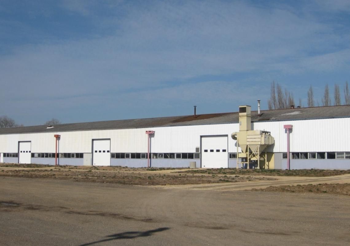 Vente entrepôts 9300 m² non divisibles