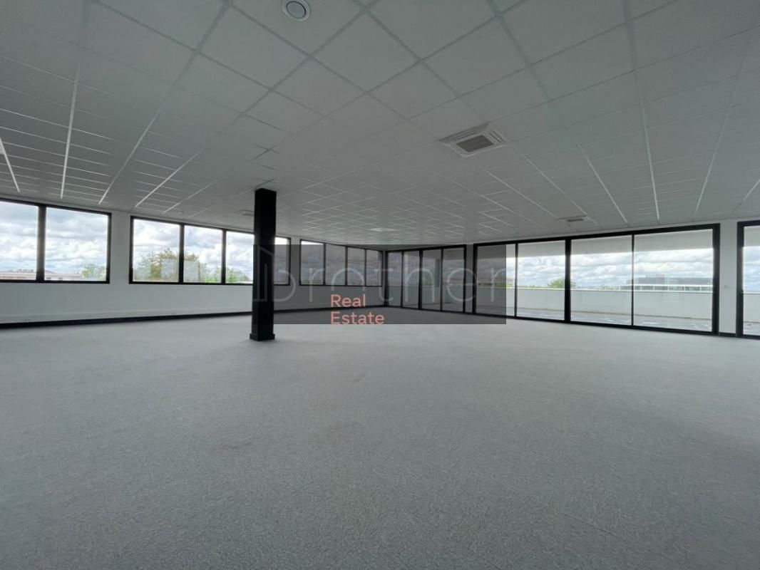 Location bureaux 630 m² divisibles à partir de 309 m²