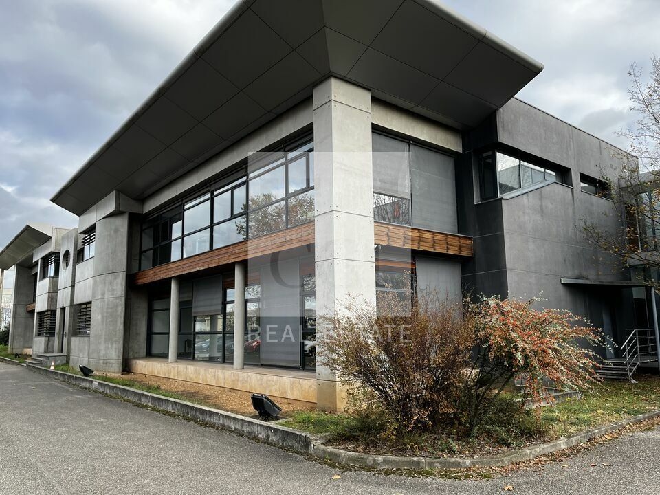 Location bureaux 657 m² divisibles à partir de 328 m²