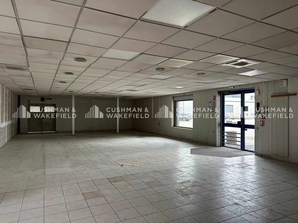 Location activités 2343 m² divisibles à partir de 1543 m²