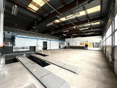 Location activités 916 m² non divisibles