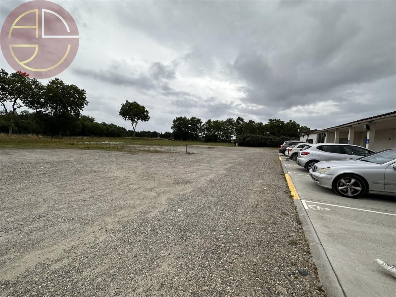 Vente local 1550 m² à MERVILLE