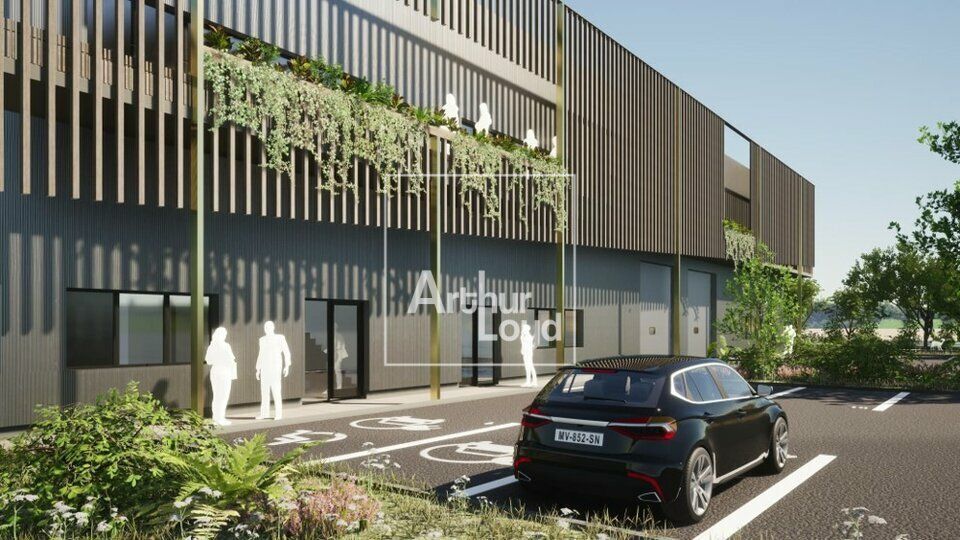 Vente local d''activites 3615 m² divisibles à partir de 700 m²
