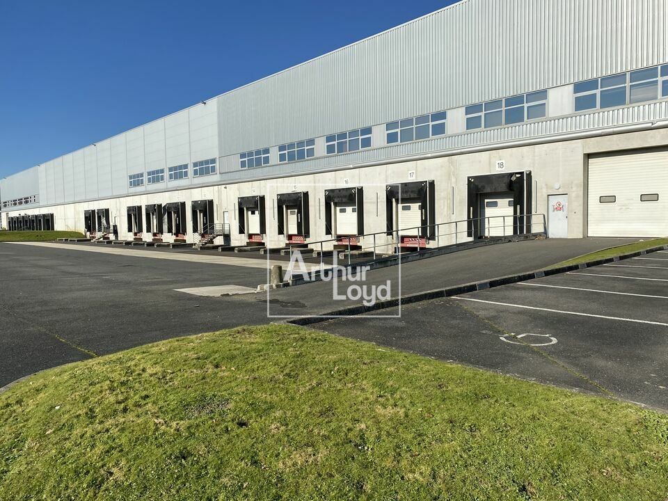 Location local d''activites 5978 m² non divisibles