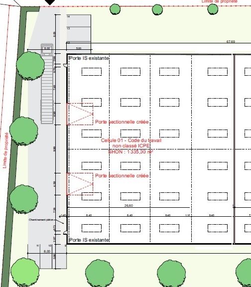 Location local 1350.00 m² à CARPIQUET