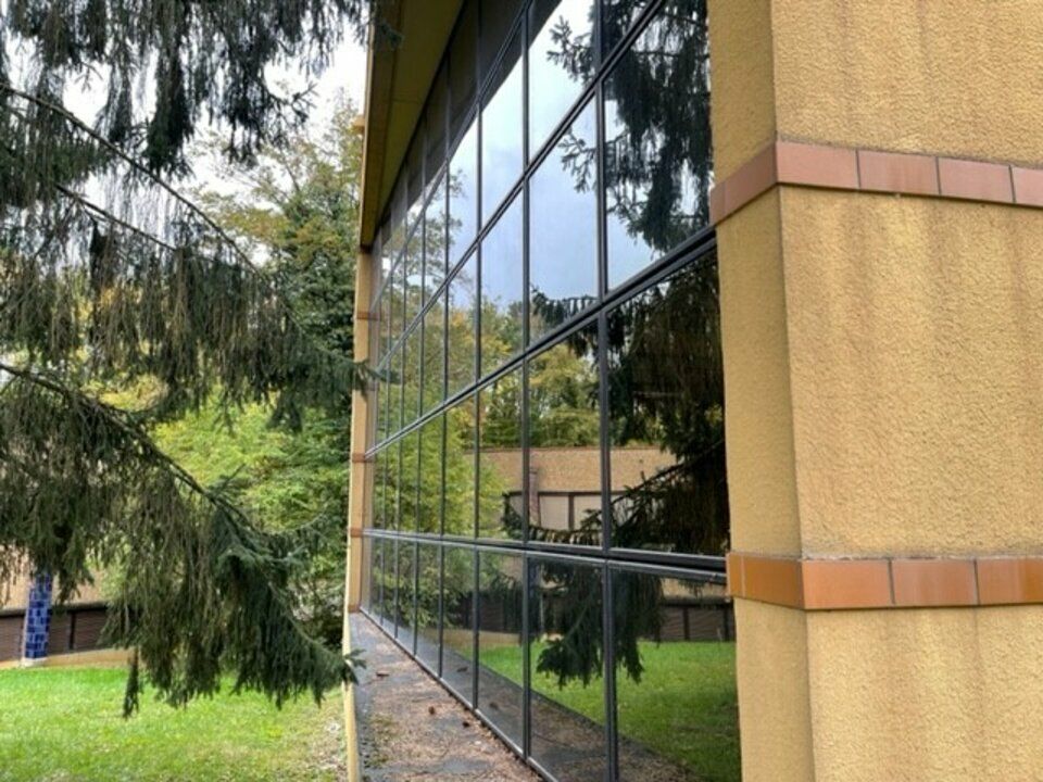 Location local d''activites 761 m² non divisibles