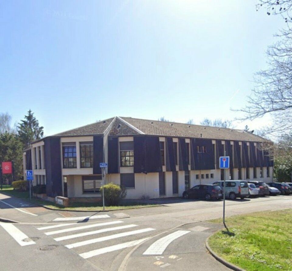 Location local commercial 761 m² divisibles à partir de 246 m²