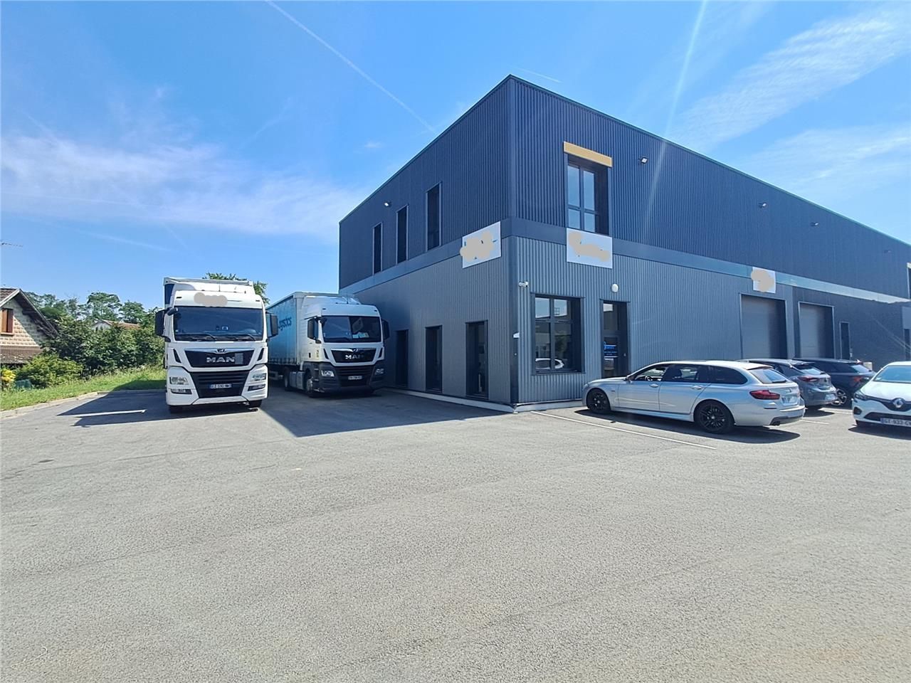 Location local 252 m² à Neuville-sur-Saône